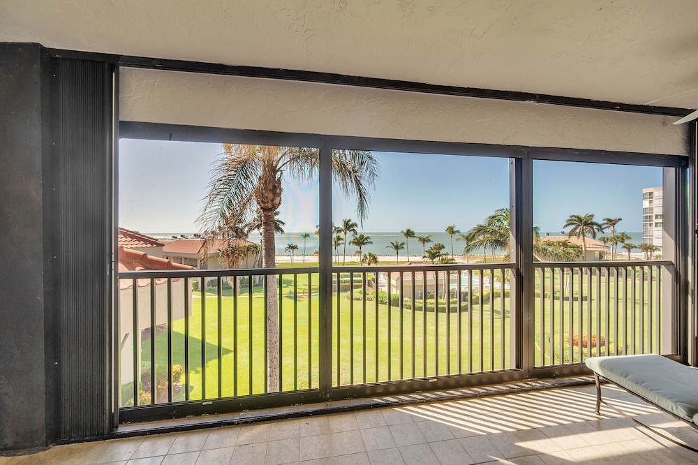 Gulf-view Condo With Resort-style Amenities 2 Bedroom Condo