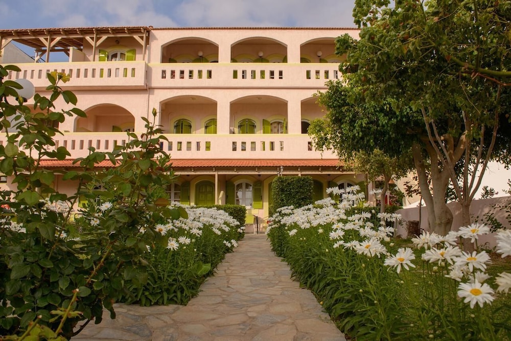 Hotel Kiklamino view 2