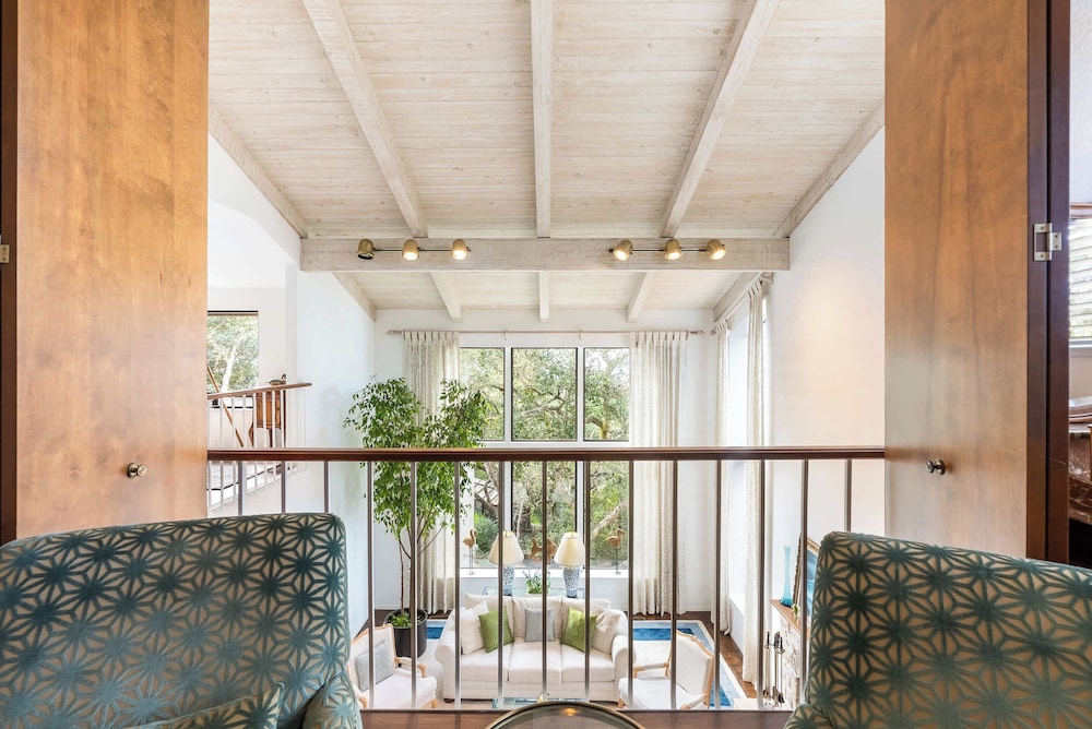 Heavenly Carmel Stay for 10!
