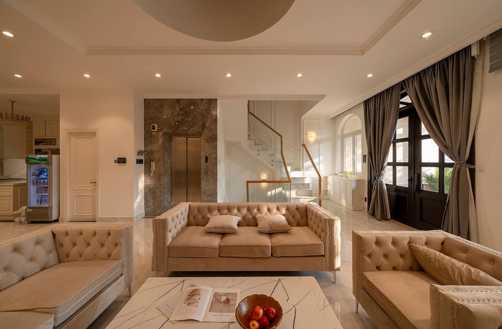 Grand Villa