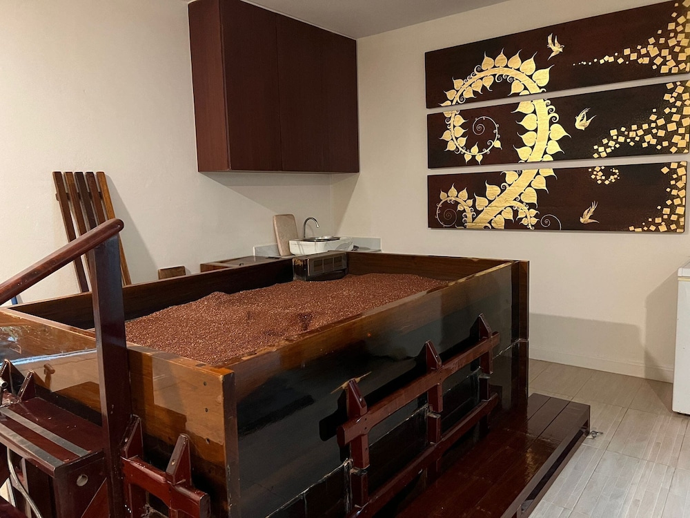 No8 Double Suite, Rainbow Arokaya Welnes