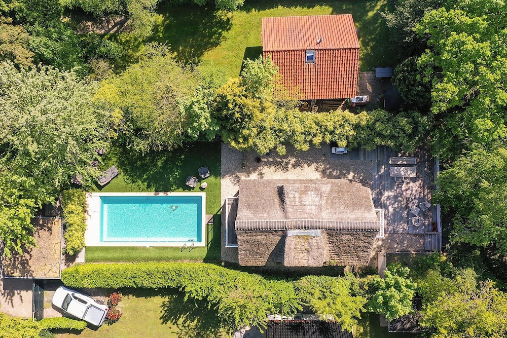 Lovely 4-person Villa With Private Pool