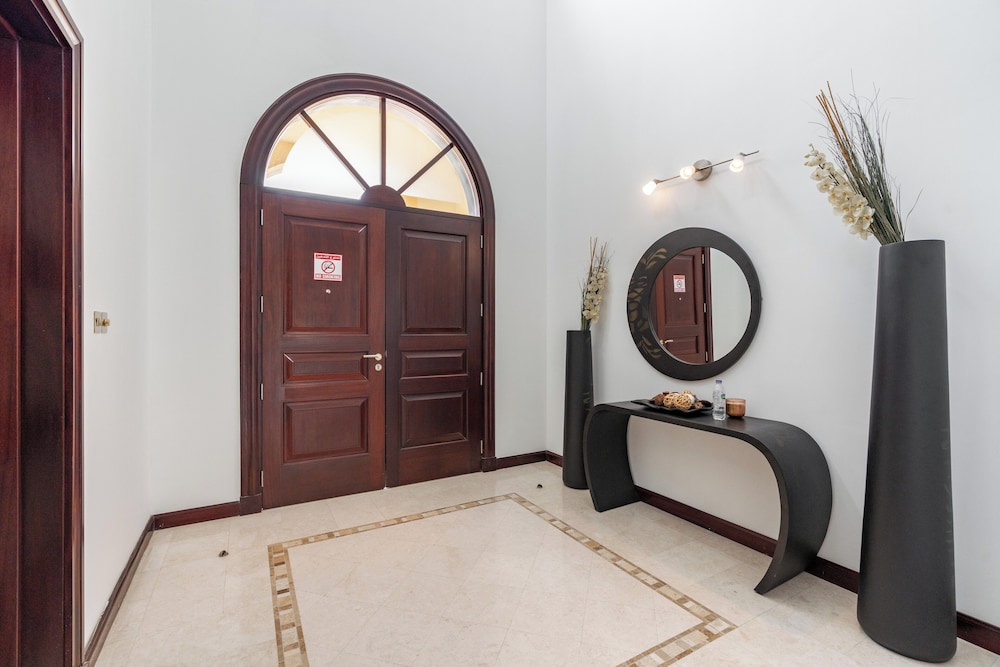 Private Palm Villa - Mint Stay