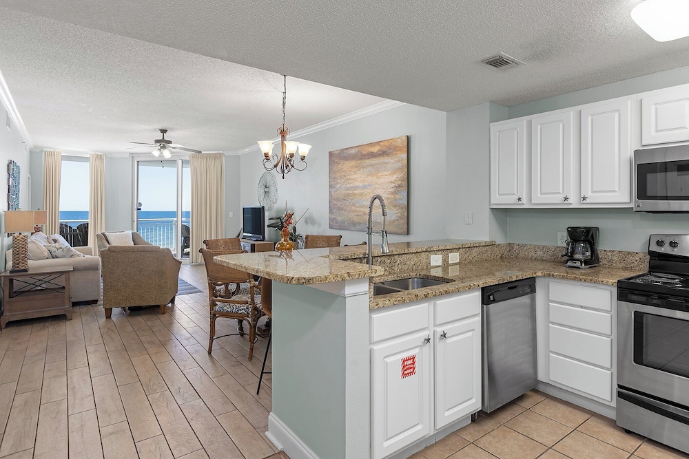 Palacio #202 by Southern Vacation Rentals
