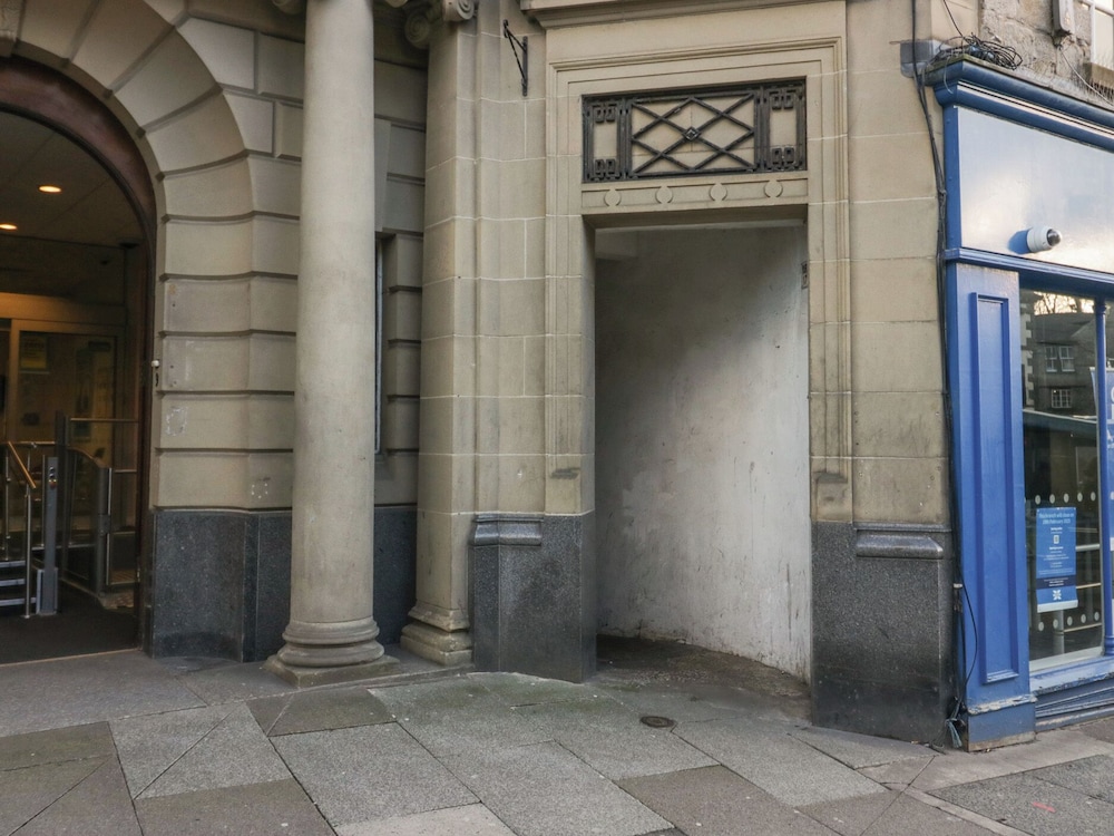 Flat 1