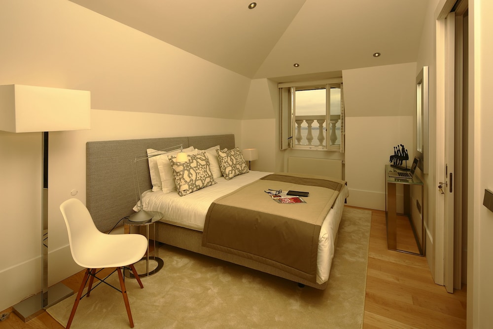 Castelo Apartments by linc