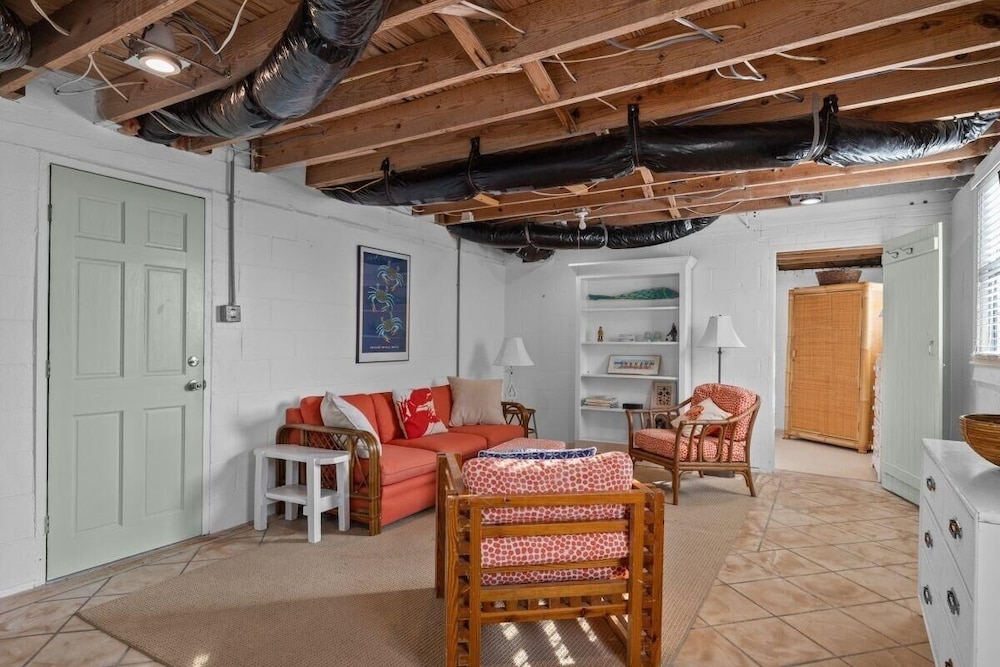 Sunset Shores 5 Bedroom Home