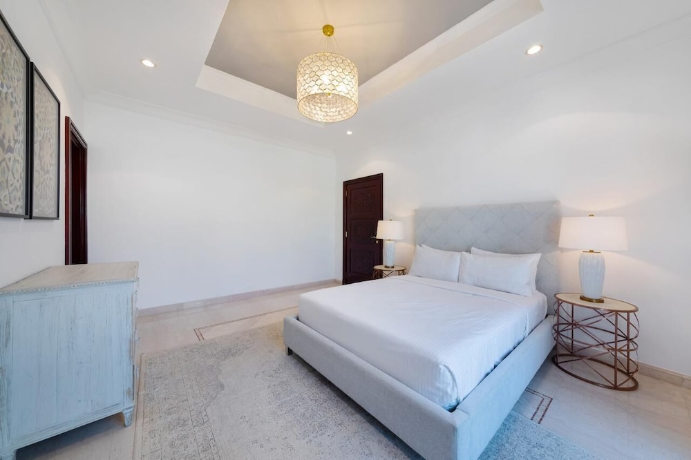 Manzil-6BR Lux Villa with Pvt Pool