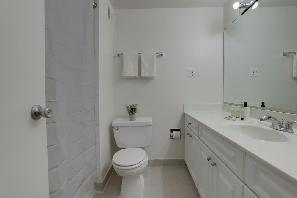 Prime Crystal City Apartments