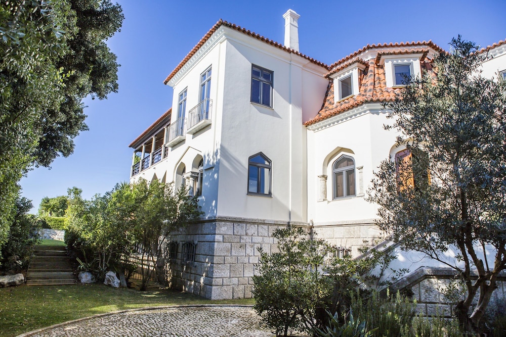 Seafront Manor by Cadenzalux