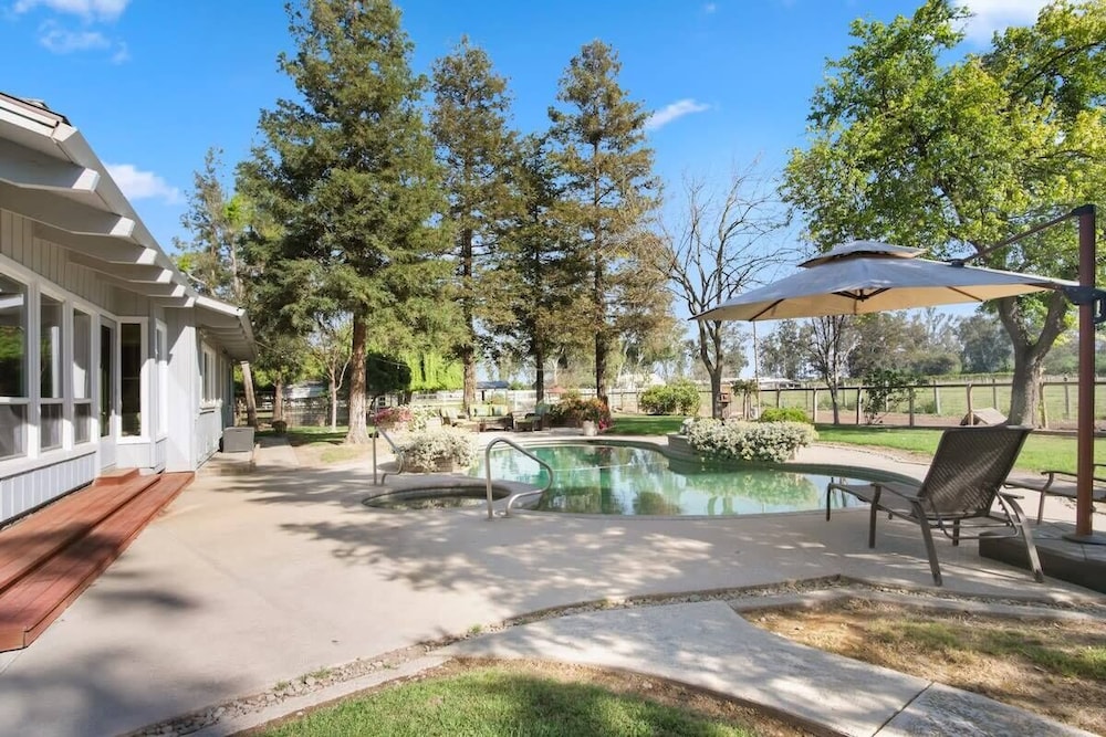 @ Marbella Lane - Alpaca Farm House l Pool