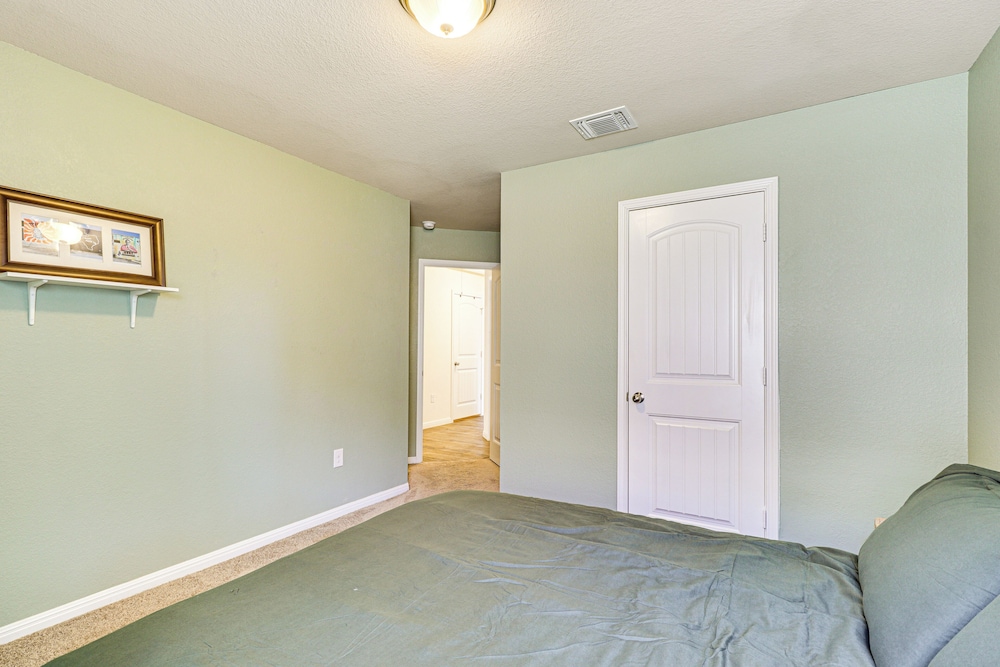Shop, Dine & Unwind: Pet-friendly Home in Austin!