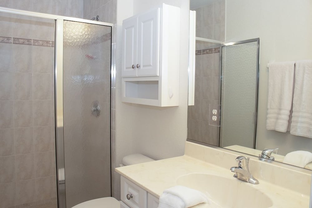 Rotonda West 2 Bedroom Condo w Lanai 9 miles to Gulf Beaches 2 Condo