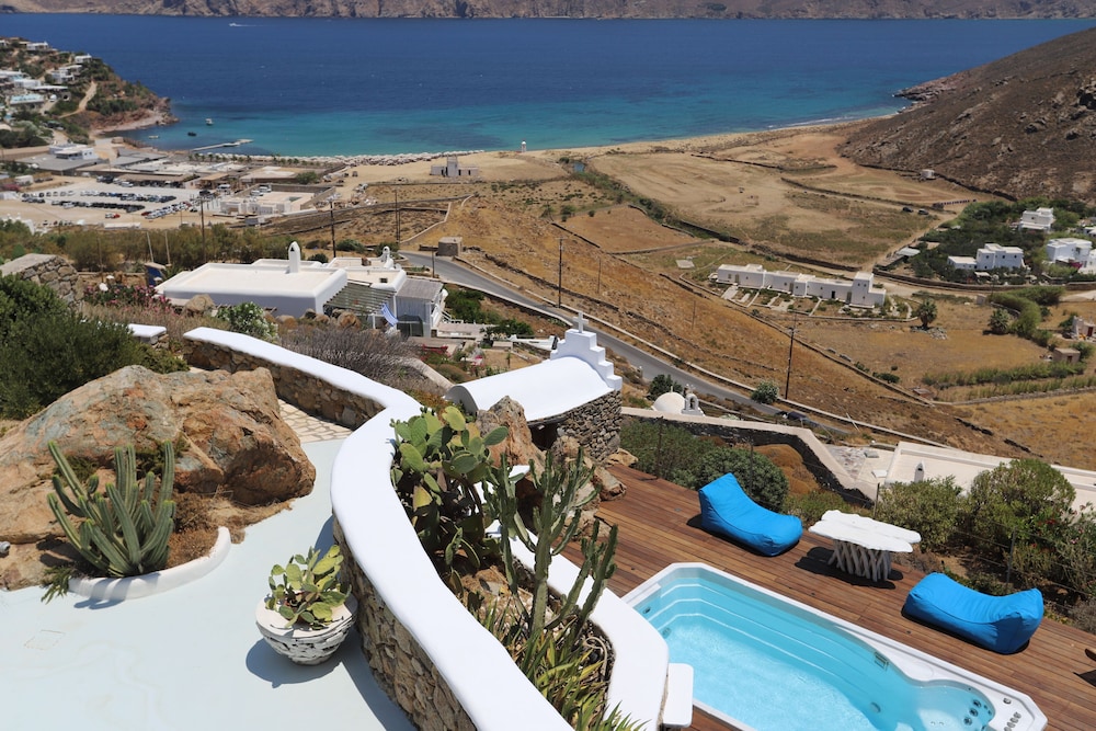 Villa Princess 5 4Bed with Small Tub Panormos Beach view 4