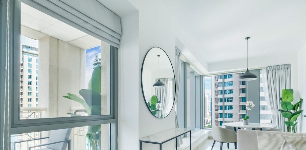LUX  The Fountain View Suite