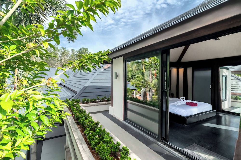 Villa Banyak Luxury villa with terrace