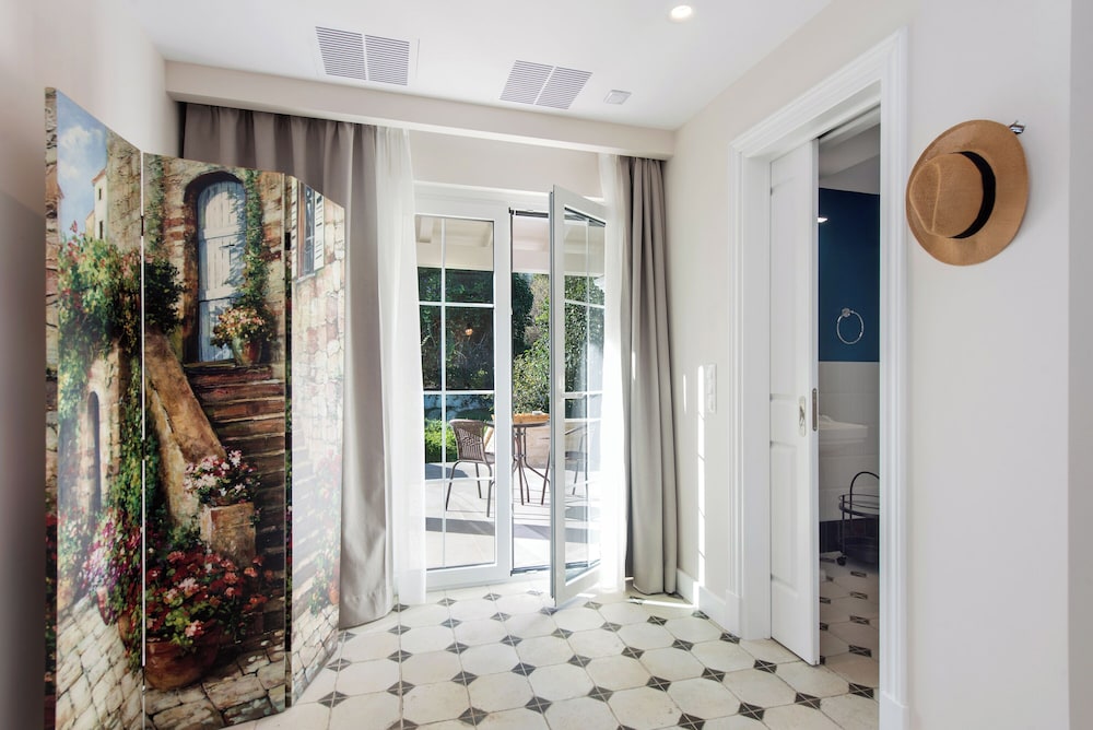 Nancy Suites