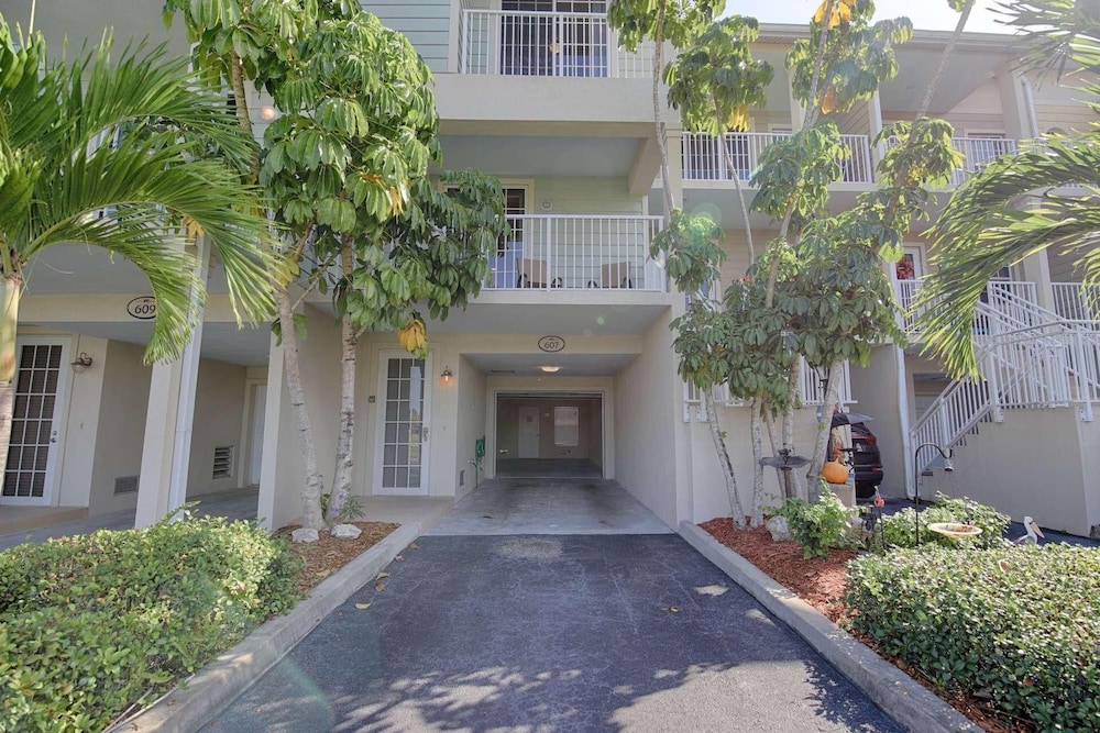 607 Little Harbor