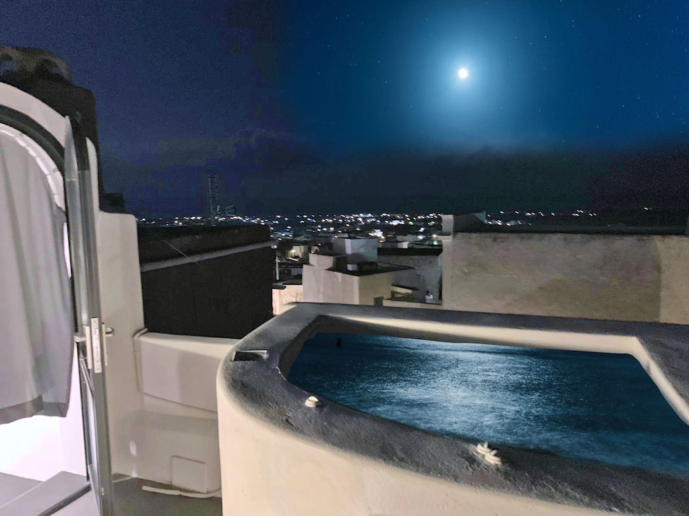 The Luna Suites