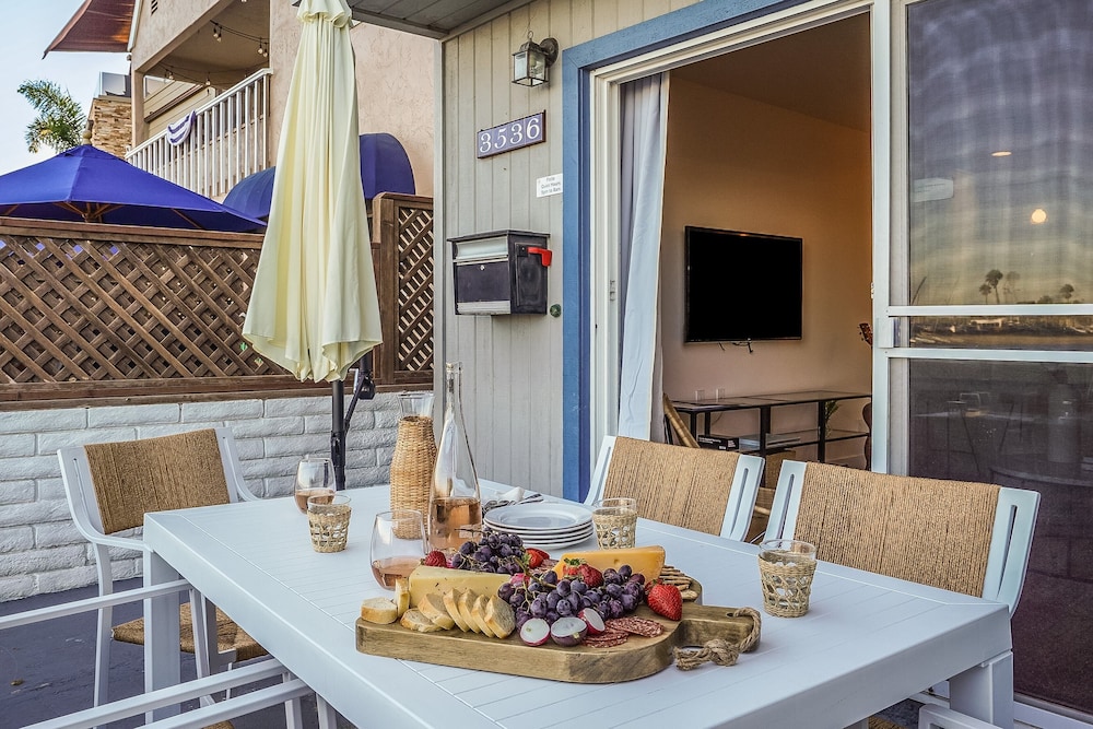 Bay View IV by Avantstay Stylish Mission Beach Home on the Sand! view 4