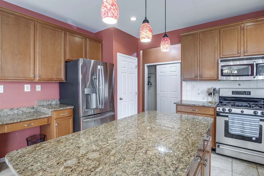 4 Mi to Dulles Airport: Spacious D.c. Area Home