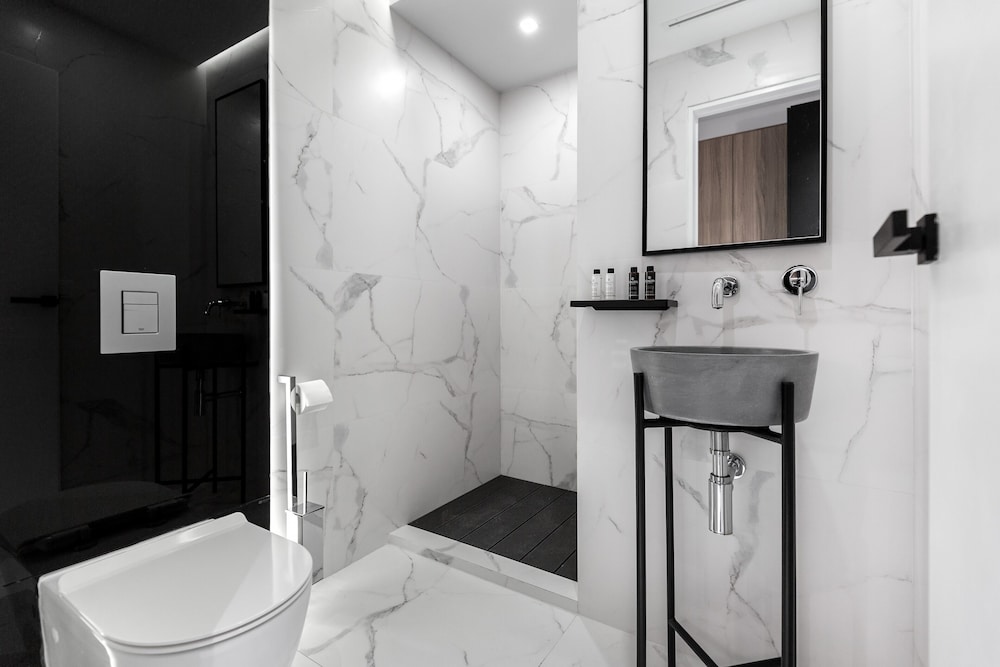 Elysan Urban Stays