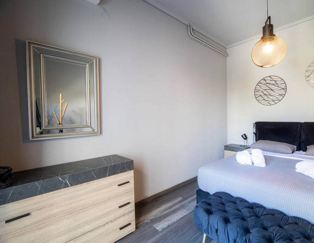 Downtown Boutique Flat view 3
