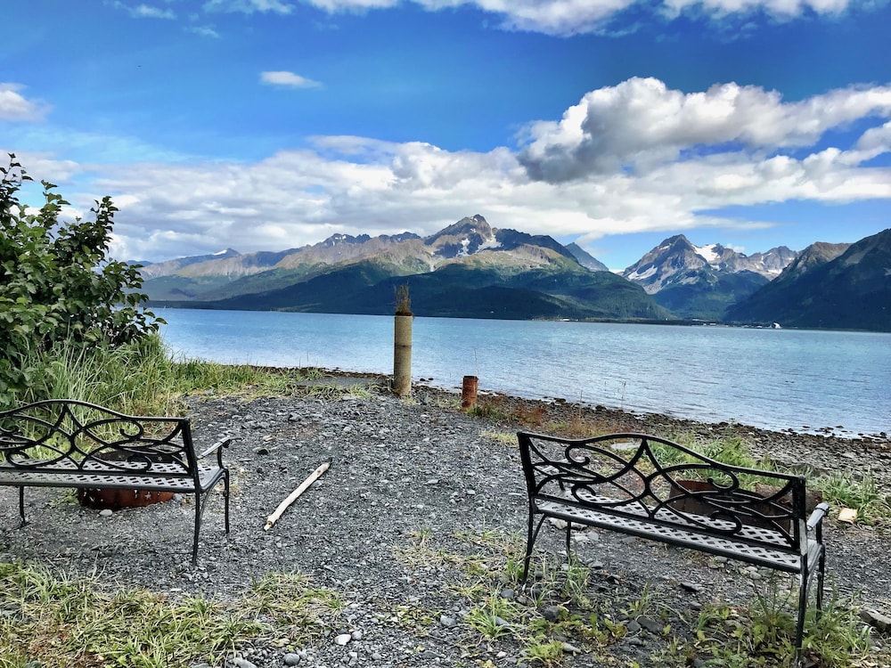 Angels Rest on Resurrection Bay LLC