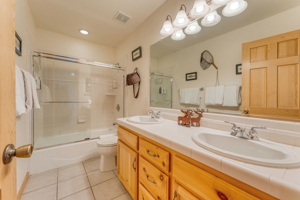 Tahoe Vista by Avantstay Central Location + Patio