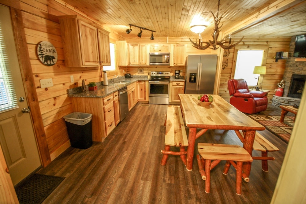 270 Black Bear 3 Bedroom Cabin by RedAwning view 4