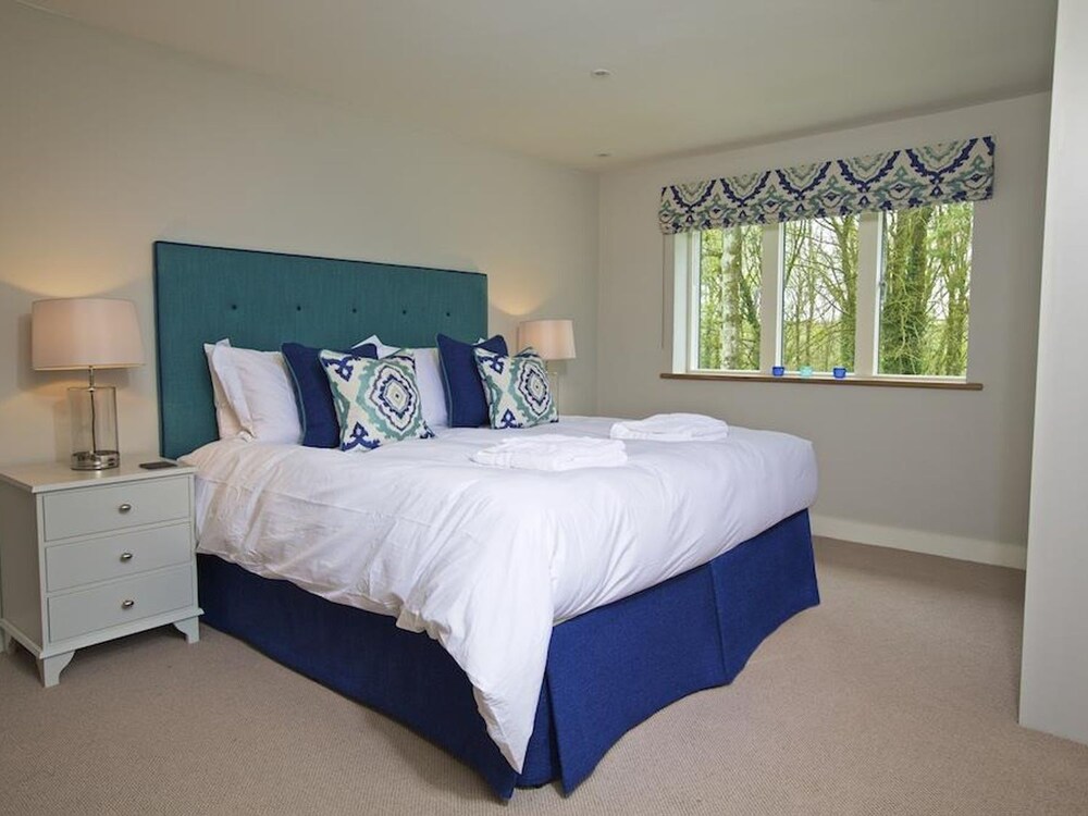 3 The Drive, Hillfield Village