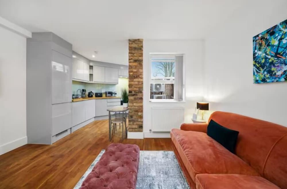Flat 1 Victoria Grove