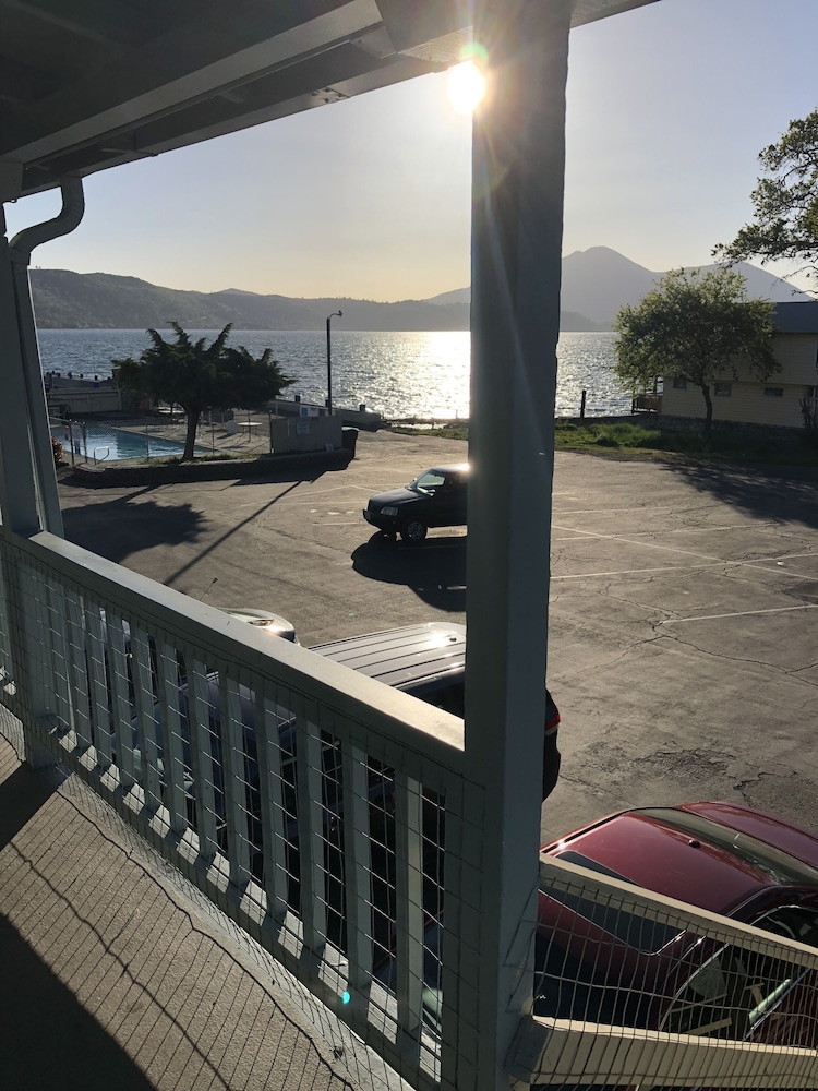Lamplighter Motel view 3