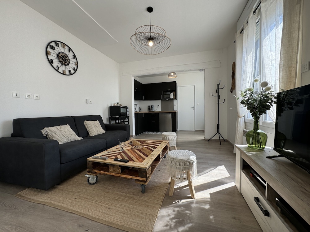House in Le Mans With Private Courtyard