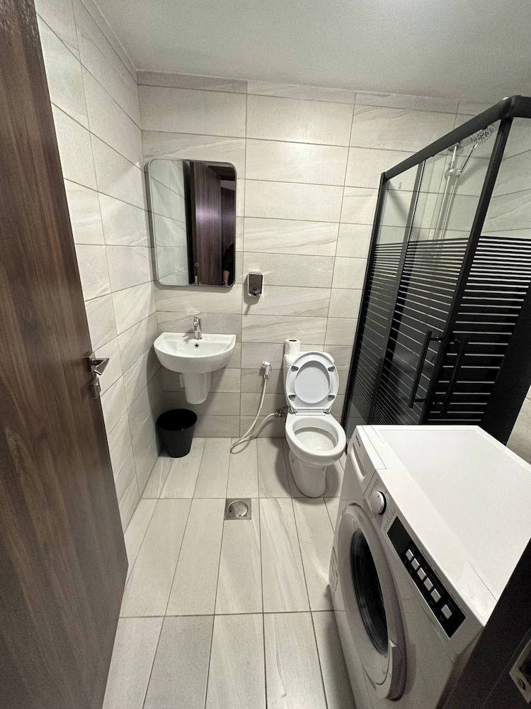 Stylish Luxe Apartment Fr 0005