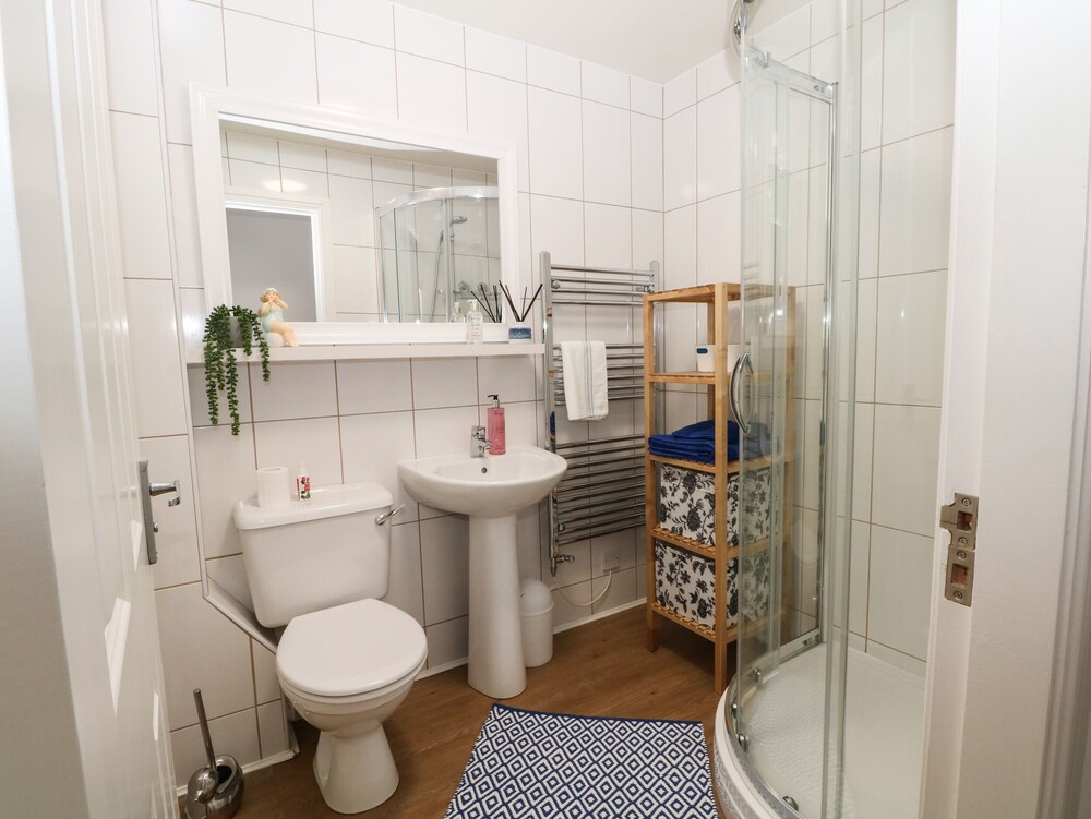 2B Cavendish Villas