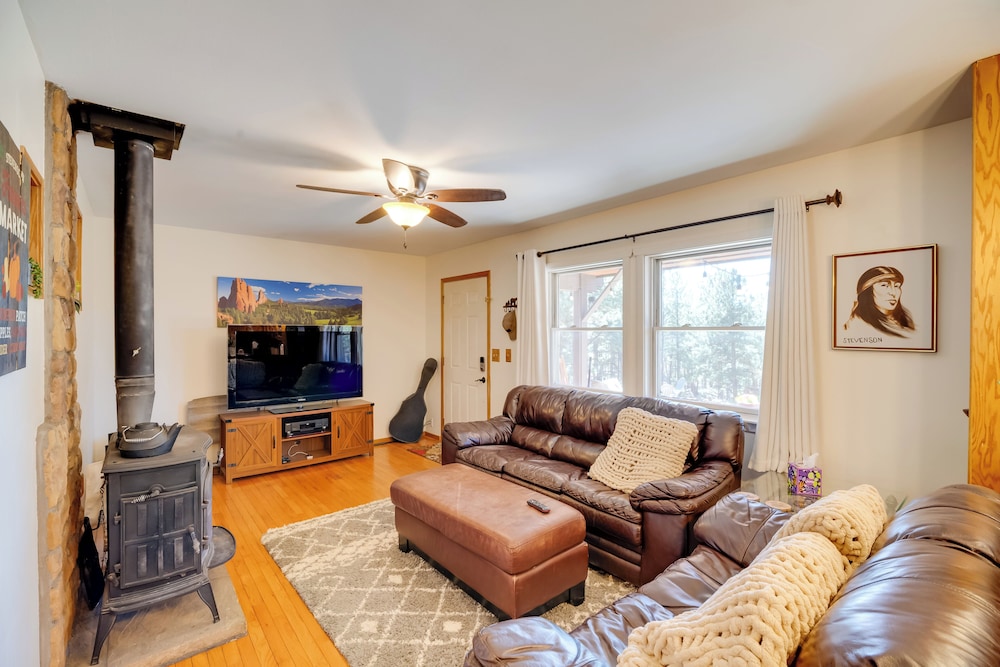 Fish, Hike & Sightsee: Lovely Florissant Cabin!