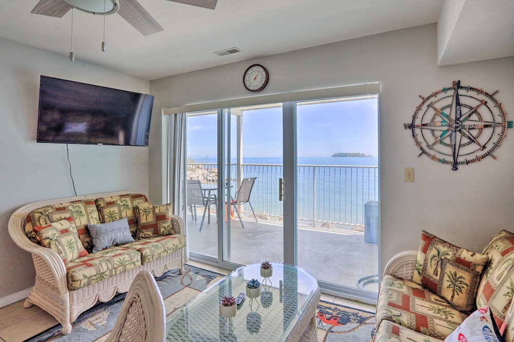 Cozy Lakefront Middle Bass Retreat w/ Balcony view 3