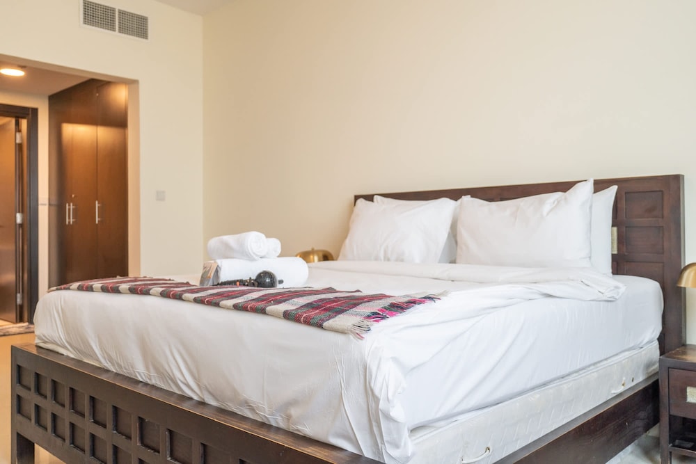 Charming Sun-filled 1-bedroom in Red Residence Dubai Sports City