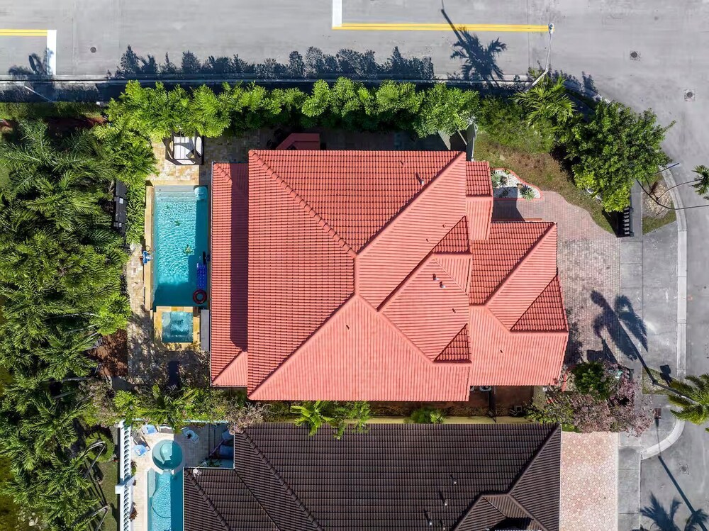 Ethereal Oasis Miami - Heated Pool Spa & Cinema - Prime for Groups