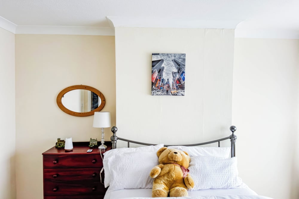 3 Bed - Sleeps 4 - Free Parking - Private Garden