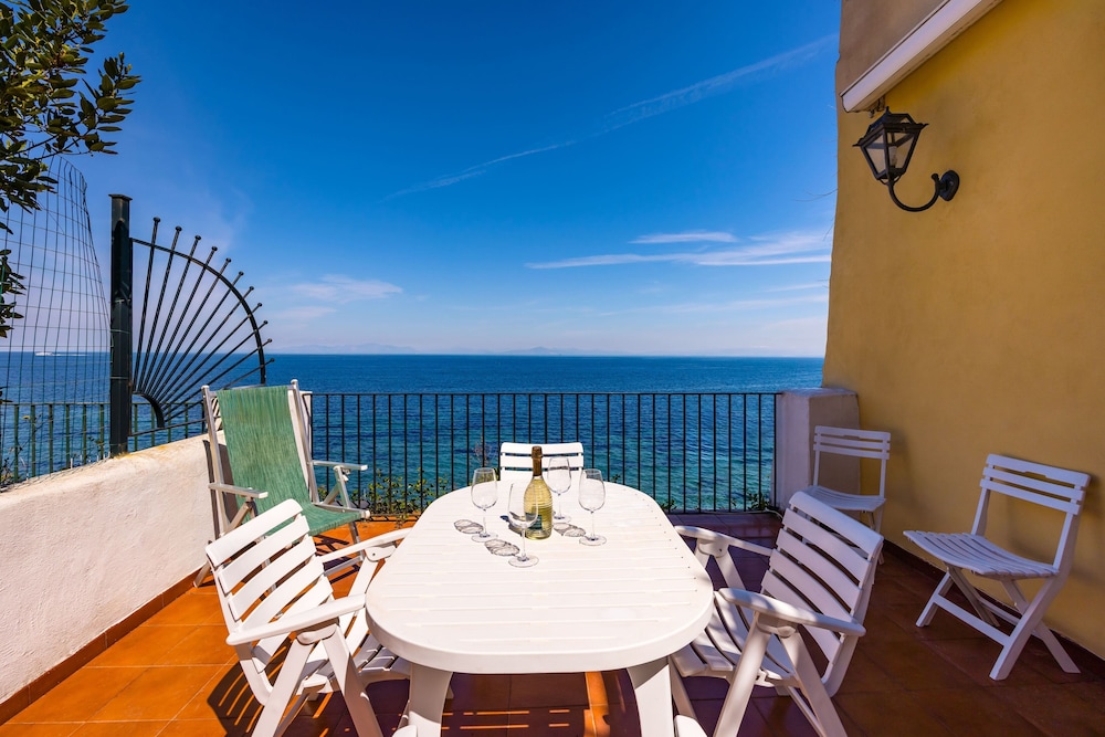 Heavenly Terrace by Napoliapartments