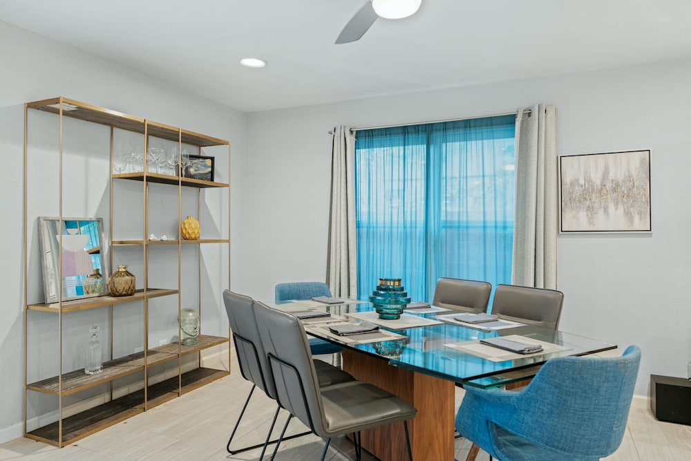 Majestic Teal Haven - Image 1