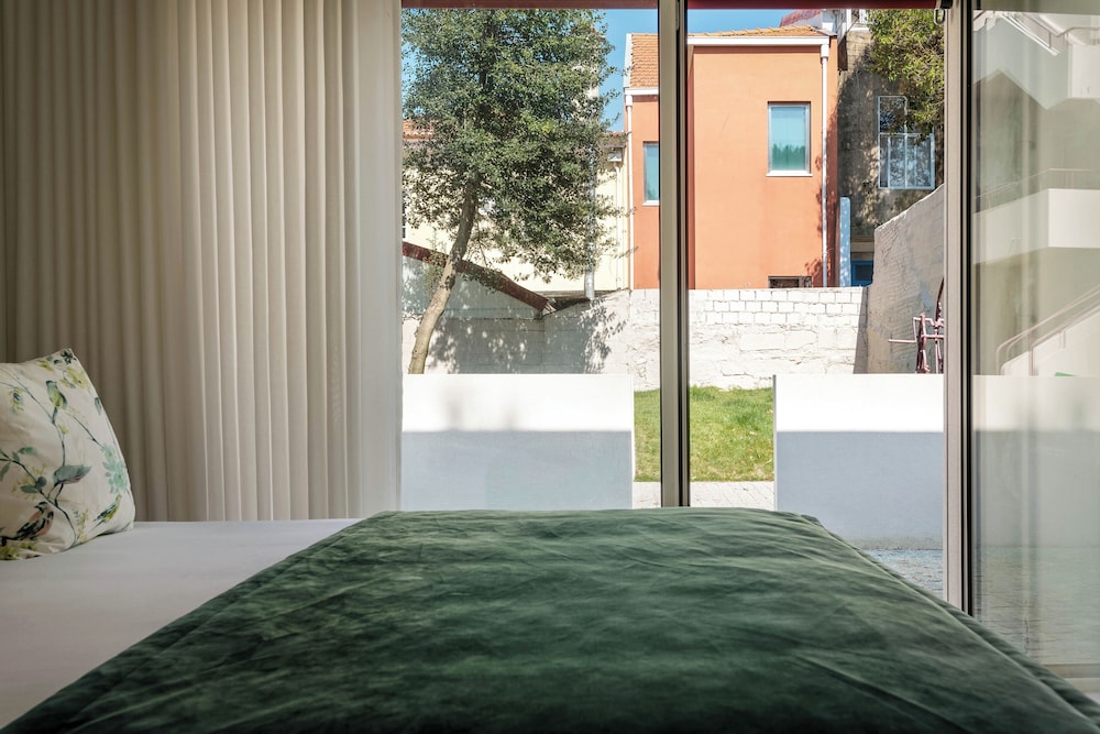 Acm002 Bombarda Homes, Pet Friendly Garden House