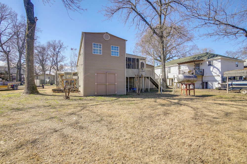 Steps to Tunica Lake: Outdoor Retreat w/ Fire Pit