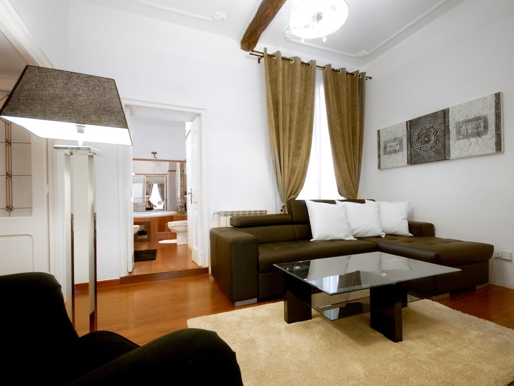 Banchi Apartment