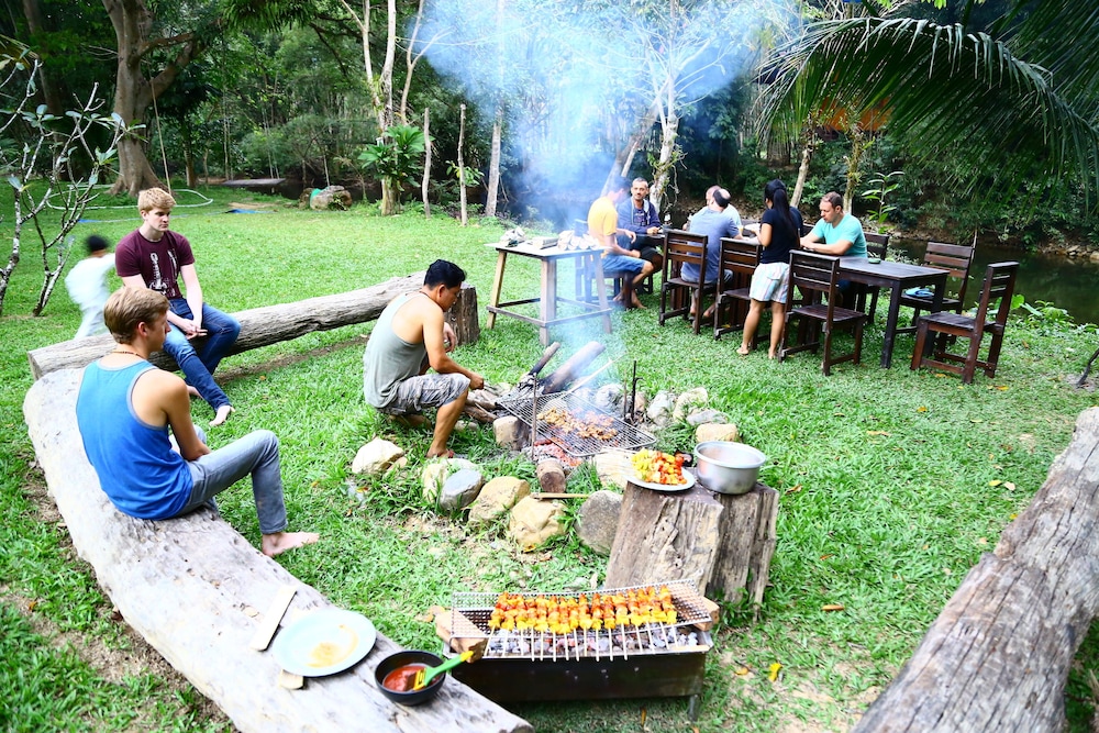 Baan Khao Sok Resort