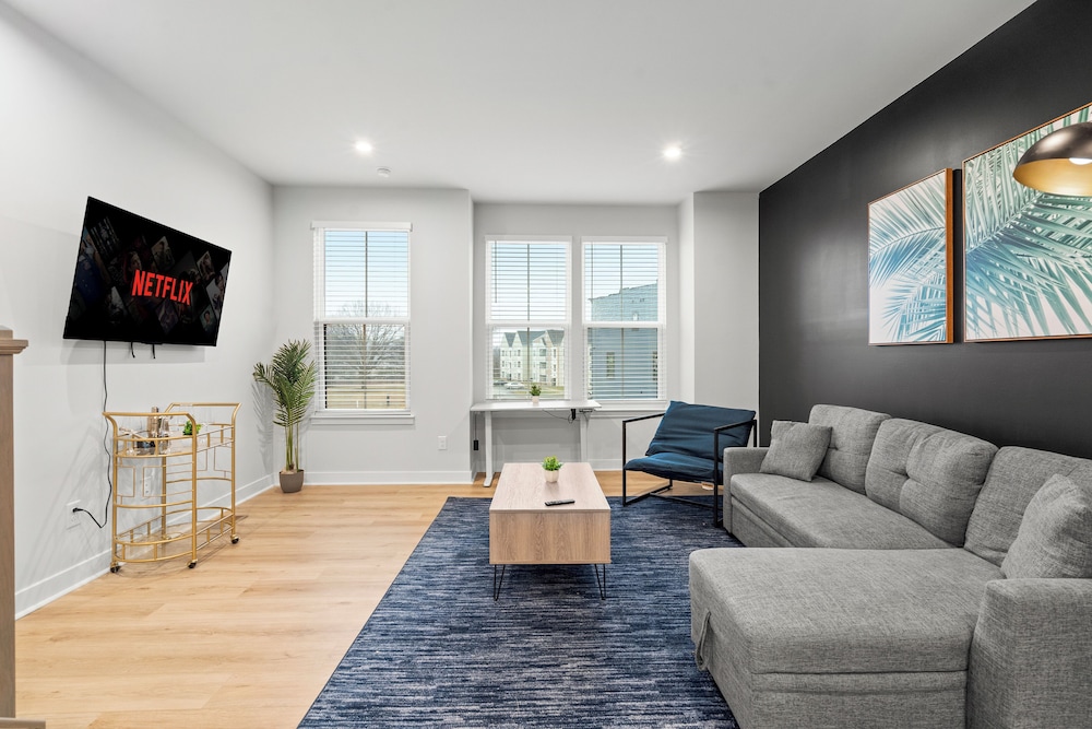 Luxe King 3BR Townhouse Uptown Charlotte
