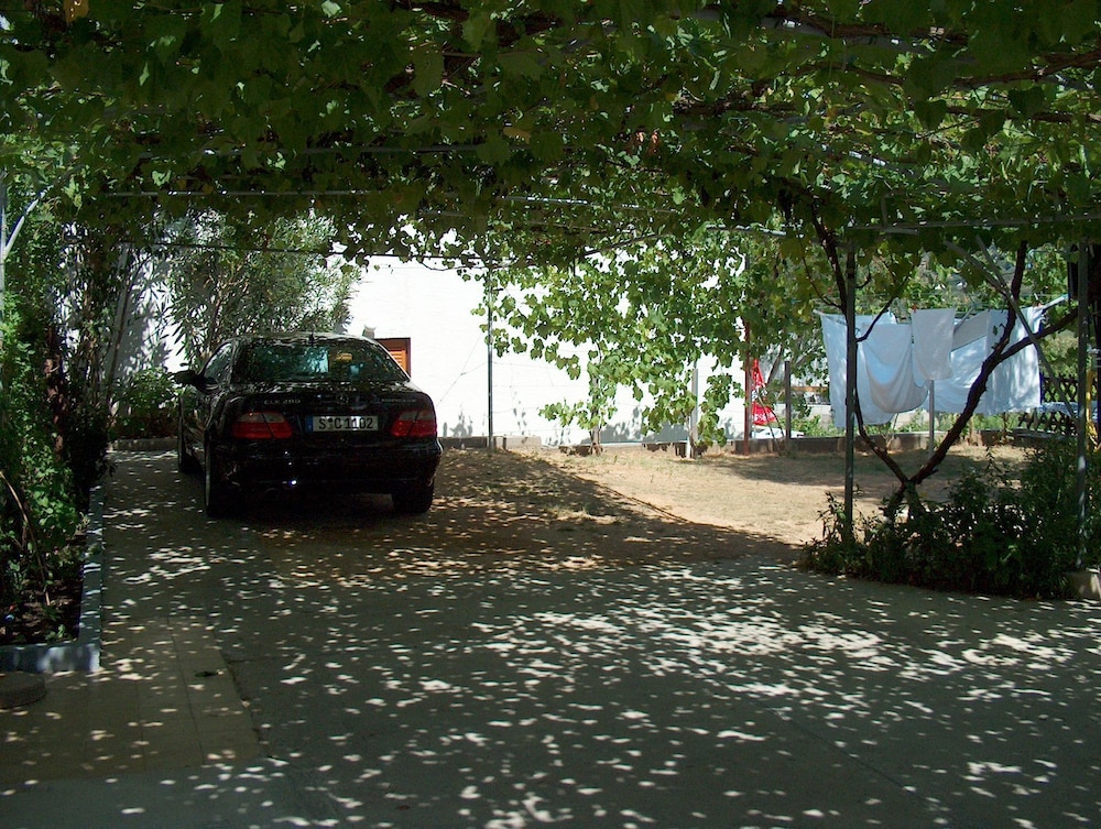Ruža - Peaceful Area & Parking - SA3 view 2