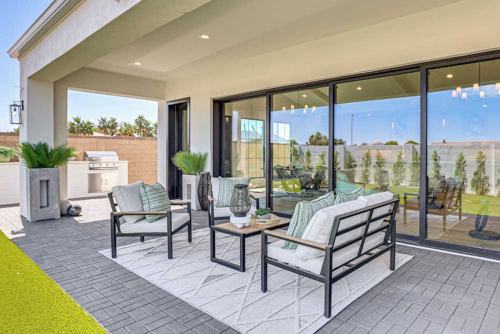 Near Golf - Gem w/ Funished Patio in Chandler!